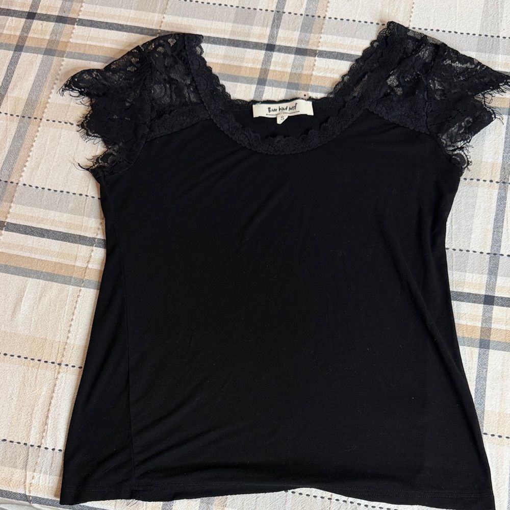 Three Bird Nest Black Lace Sleeve Top